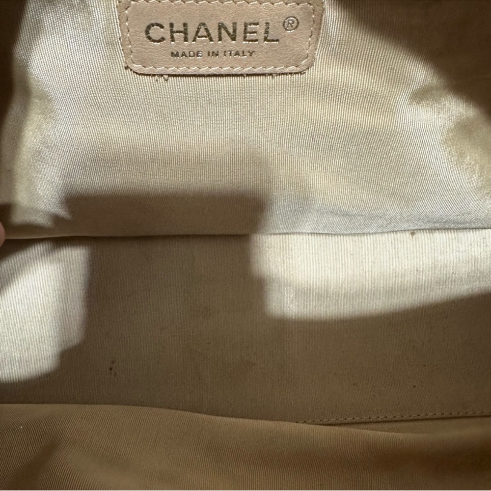 Chanel pink quilted caviar leather bowling bag - Picture 7 of 17